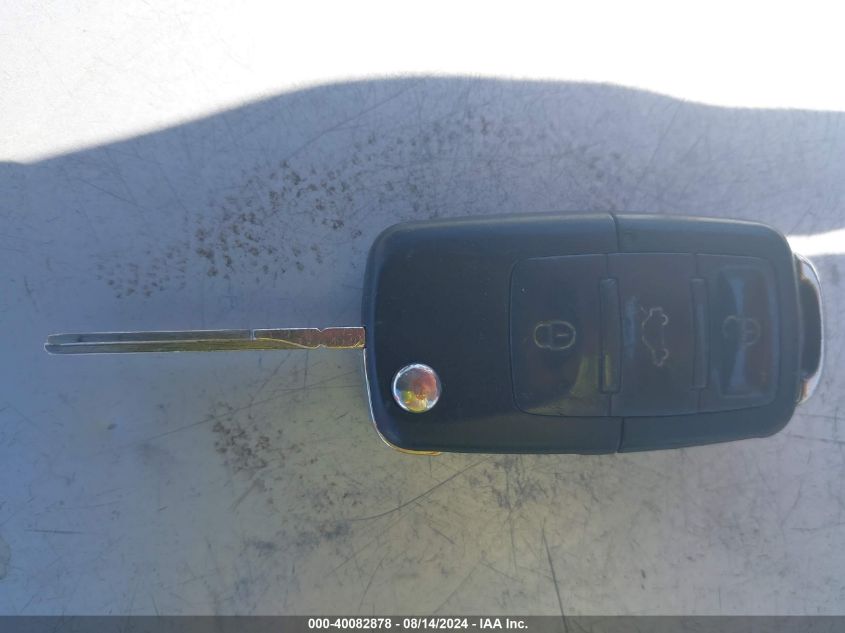 2004 Volkswagen Passat Glx VIN: WVWTH63B54P152651 Lot: 40082878