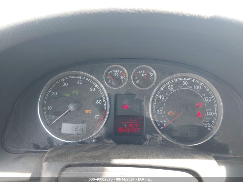 2004 Volkswagen Passat Glx VIN: WVWTH63B54P152651 Lot: 40082878