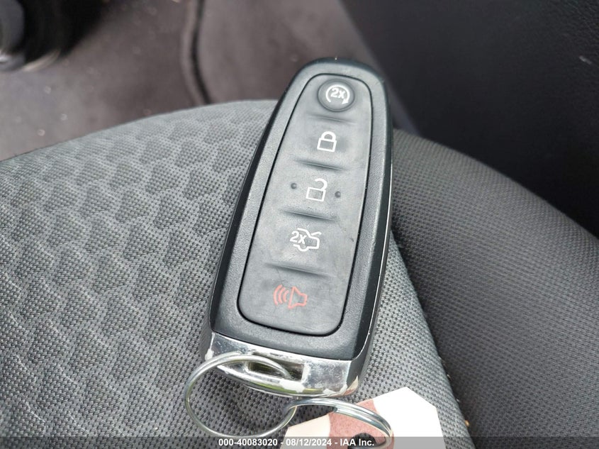 VIN 1FMCU0GD3KUC07662 2019 FORD ESCAPE SE