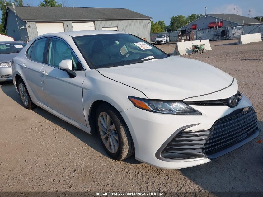 4T1C11AK2MU458293 2021 TOYOTA CAMRY - Image 1