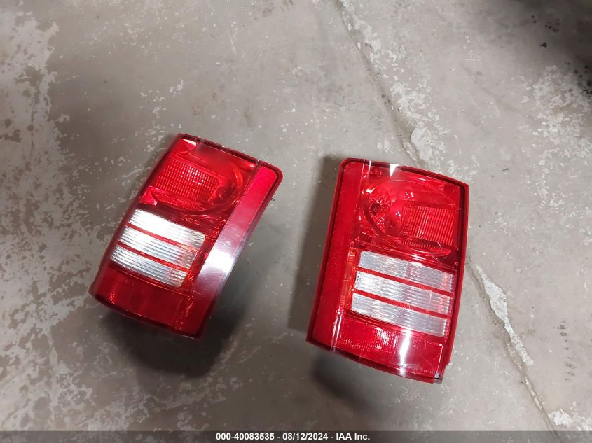 2010 Chrysler Town & Country Touring Plus VIN: 2A4RR8D11AR321643 Lot: 40083535