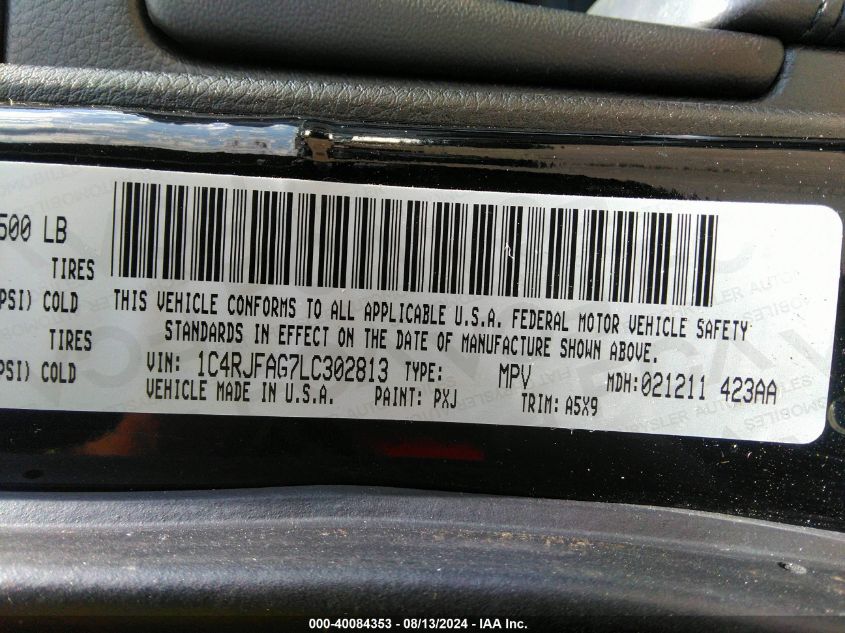 VIN 1C4RJFAG7LC302813 2020 JEEP GRAND CHEROKEE LAREDO E 4X4