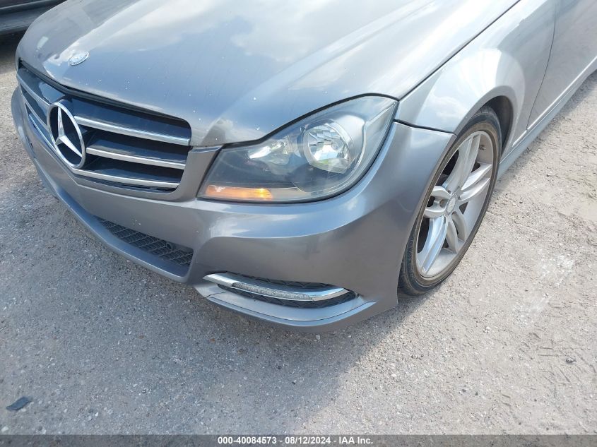 2012 Mercedes-Benz C 300 Luxury 4Matic/Sport 4Matic VIN: WDDGF8BBXCR206071 Lot: 40084573