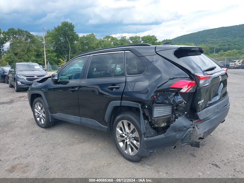 VIN 2T3A1RFV8MW142106 2021 TOYOTA RAV4 XLE PREMIUM