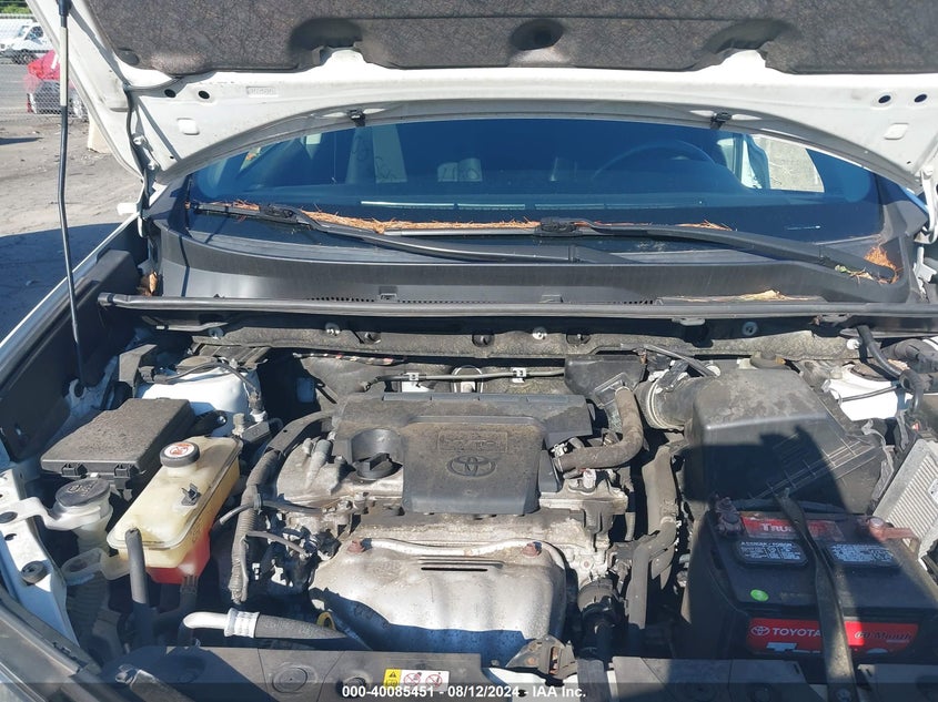 VIN JTMBFREVXJJ213694 2018 TOYOTA RAV4 LE