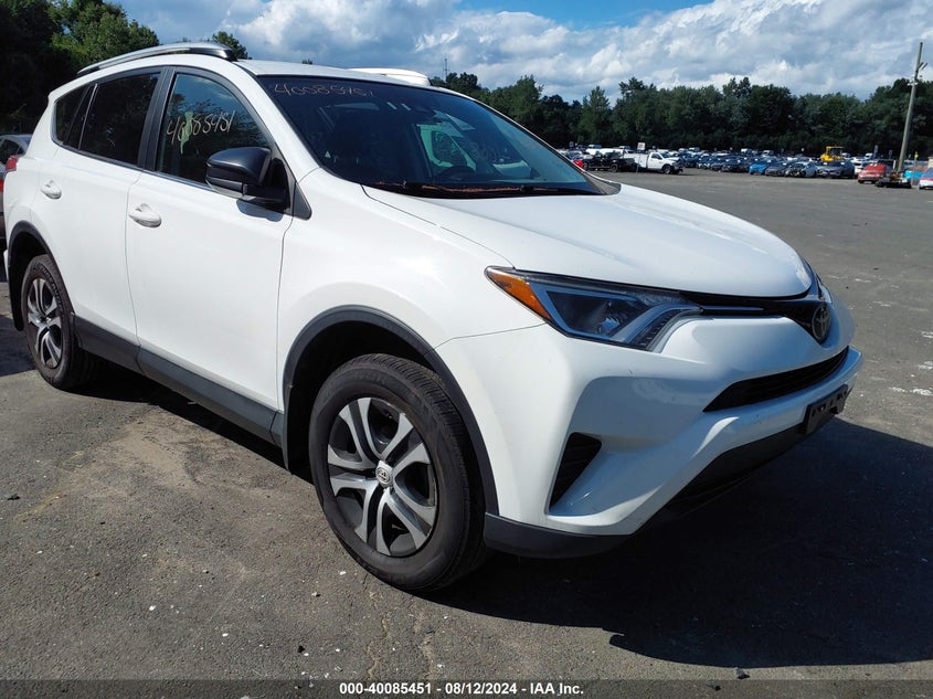 VIN JTMBFREVXJJ213694 2018 TOYOTA RAV4 LE
