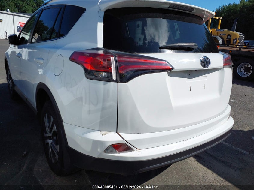 VIN JTMBFREVXJJ213694 2018 TOYOTA RAV4 LE