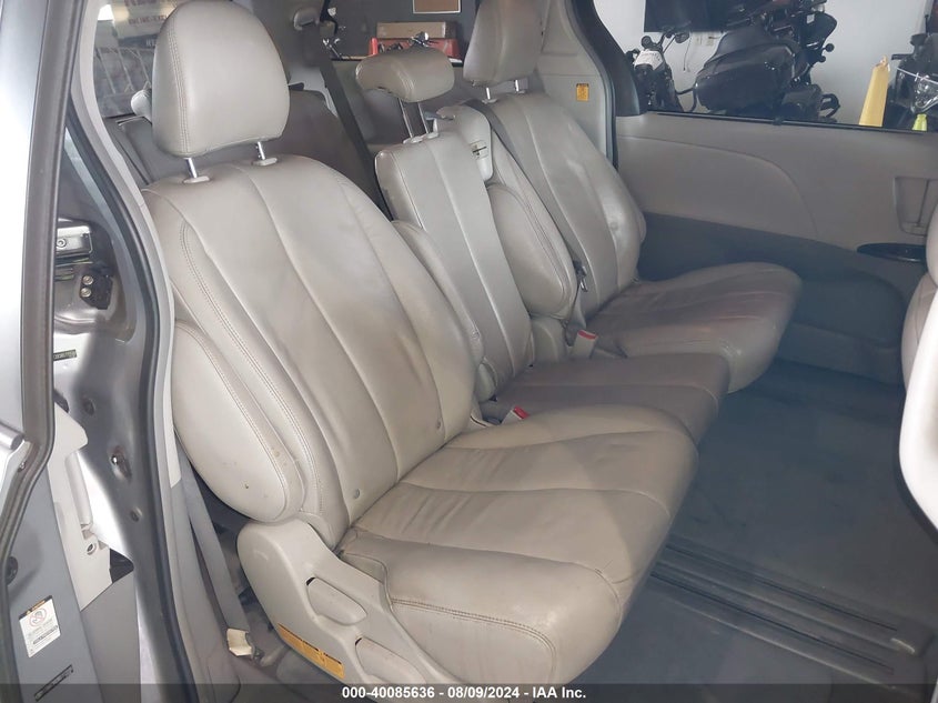 2011 Toyota Sienna Le V6 VIN: 5TDKK3DC8BS113588 Lot: 40085636