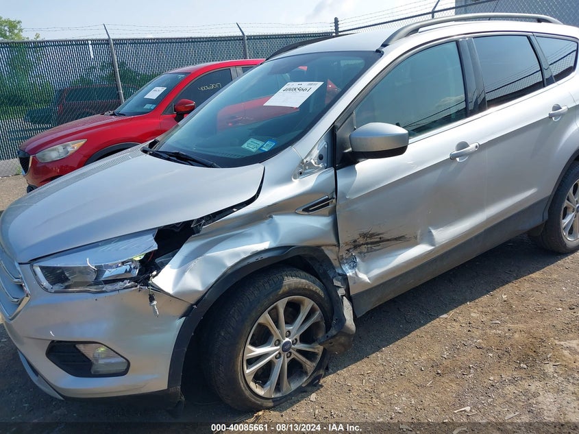 1FMCU9GD0JUD08564 2018 Ford Escape Se