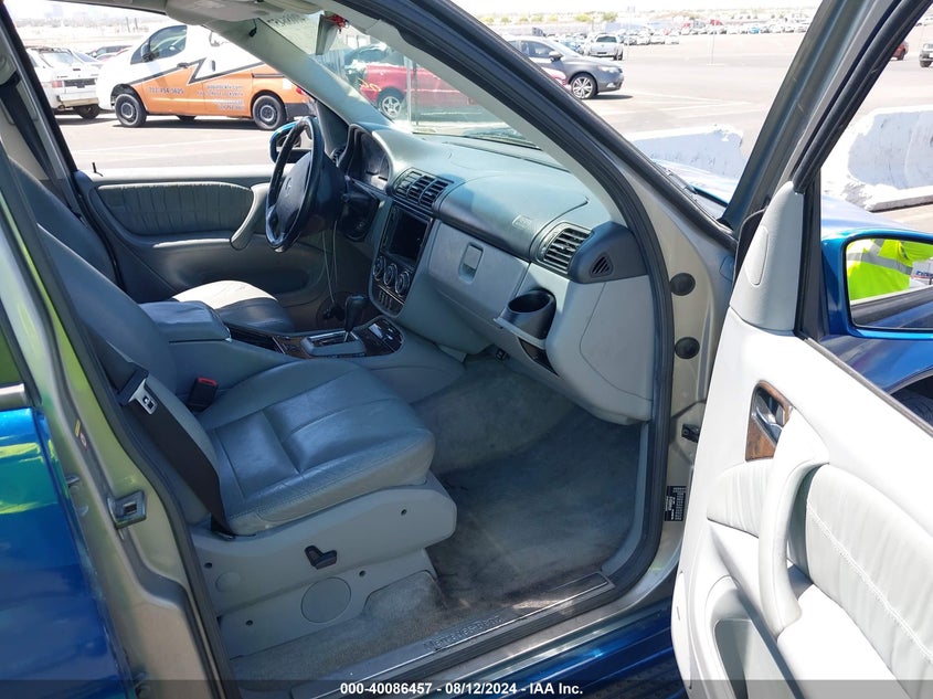 2005 Mercedes-Benz Ml 350 4Matic VIN: 4JGAB57E75A556204 Lot: 40086457