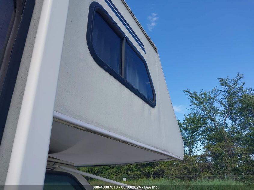 1994 Ford Econoline E350 Cutaway Van VIN: 1FDKE30G2RHB92671 Lot: 40087010