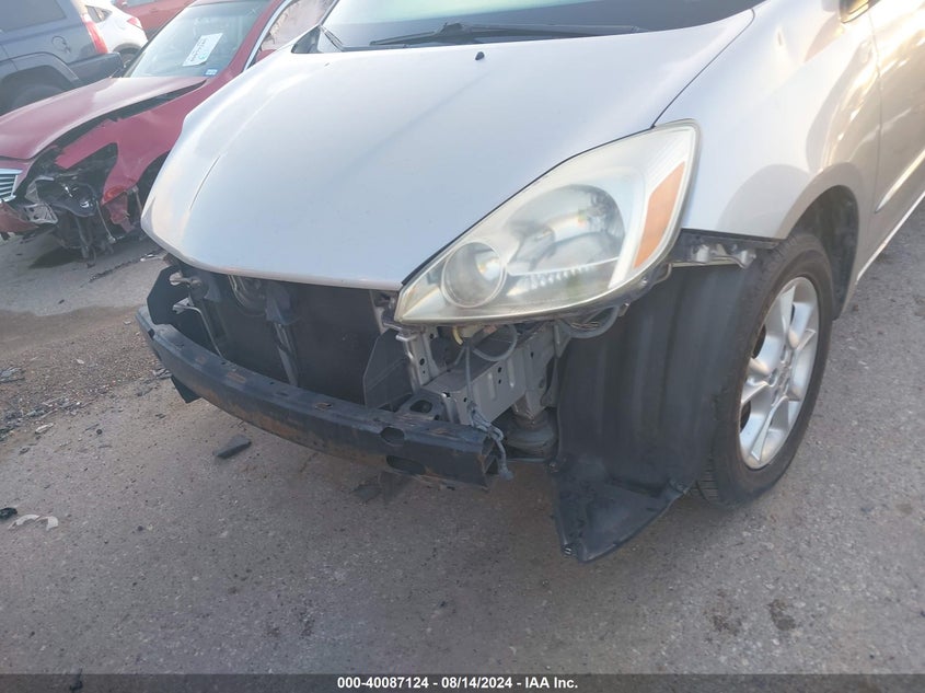 2005 Toyota Sienna Le VIN: 5TDBA23C05S051381 Lot: 40087124