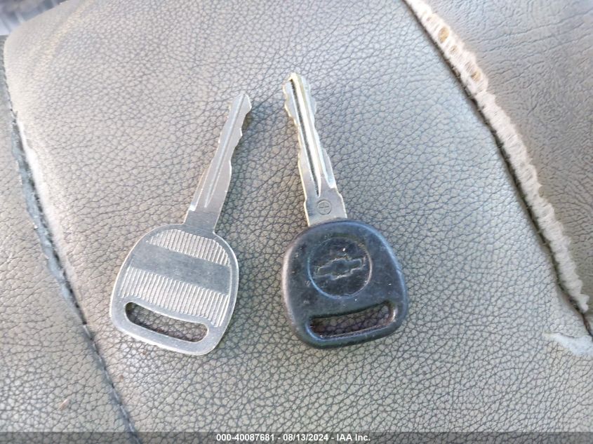 2001 Chevrolet Express G1500 VIN: 1GCEG15W711237309 Lot: 40087681