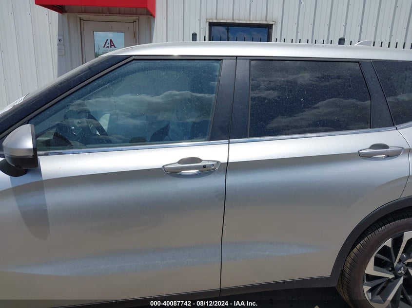 2024 Mitsubishi Outlander Se 2.5 2Wd/Se Black Edition S-Awc/Se Black Edition W/Pano Roof VIN: JA4J3VA86RZ032712 Lot: 40087742