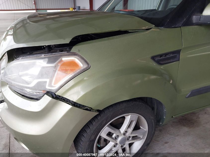 2011 Kia Soul + VIN: KNDJT2A25B7195627 Lot: 40087967