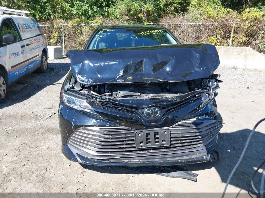 4T1B11HK5JU562984 2018 Toyota Camry Le