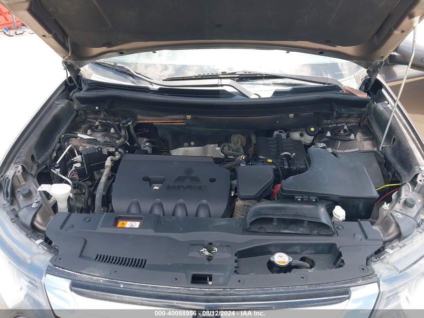 2018 Mitsubishi Outlander Se/Sel VIN: JA4AD3A38JZ015470 Lot: 40088956