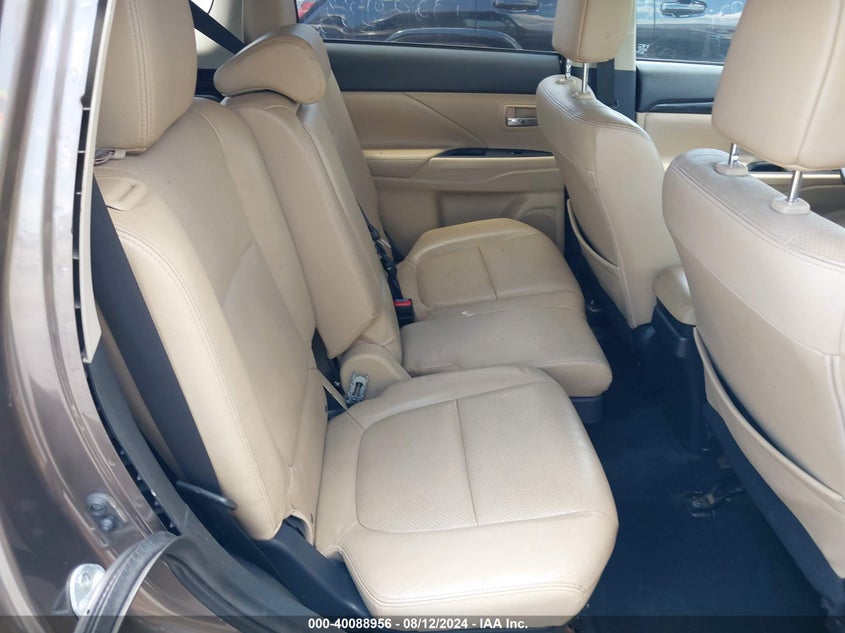 2018 Mitsubishi Outlander Se/Sel VIN: JA4AD3A38JZ015470 Lot: 40088956