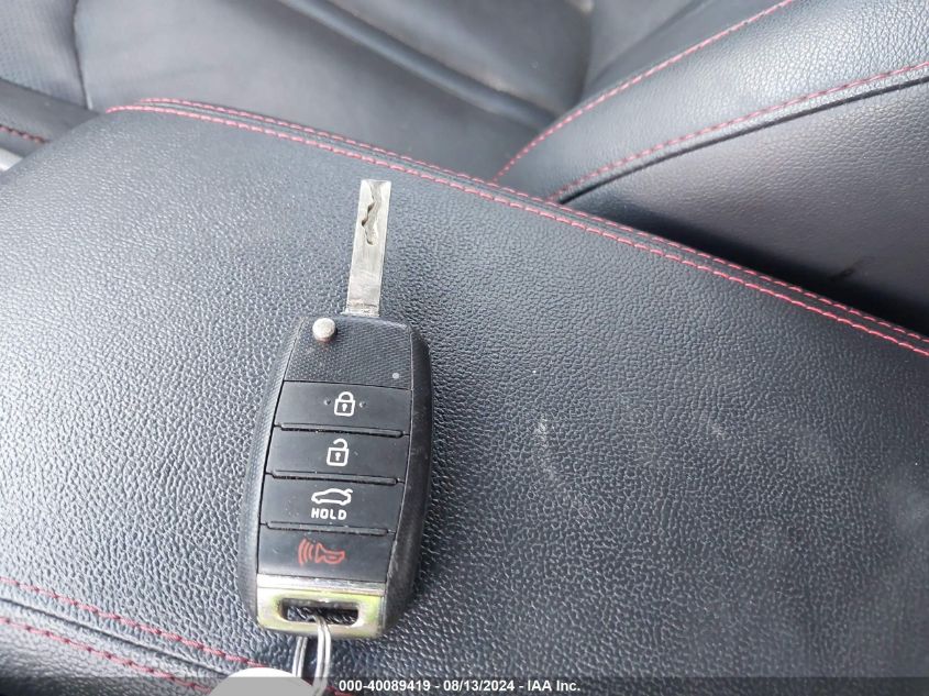 5XXGW4L22HG137923 2017 Kia Optima Sx Turbo