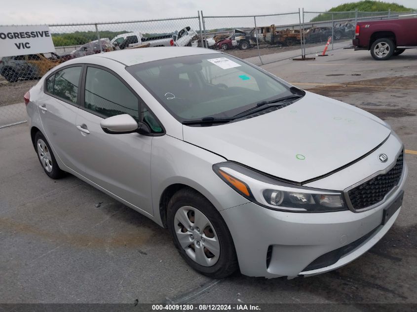 3KPFK4A75HE037104 2017 KIA FORTE - Image 1