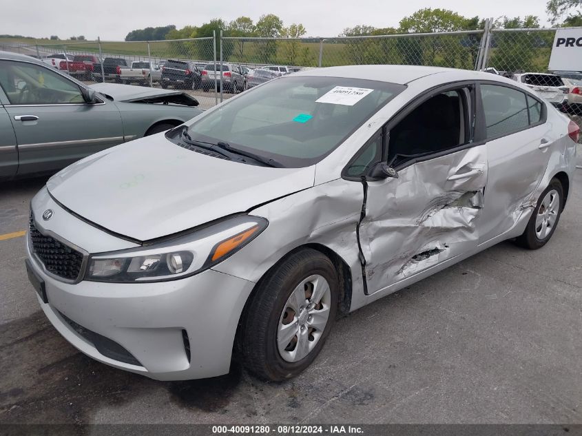 3KPFK4A75HE037104 2017 KIA FORTE - Image 2