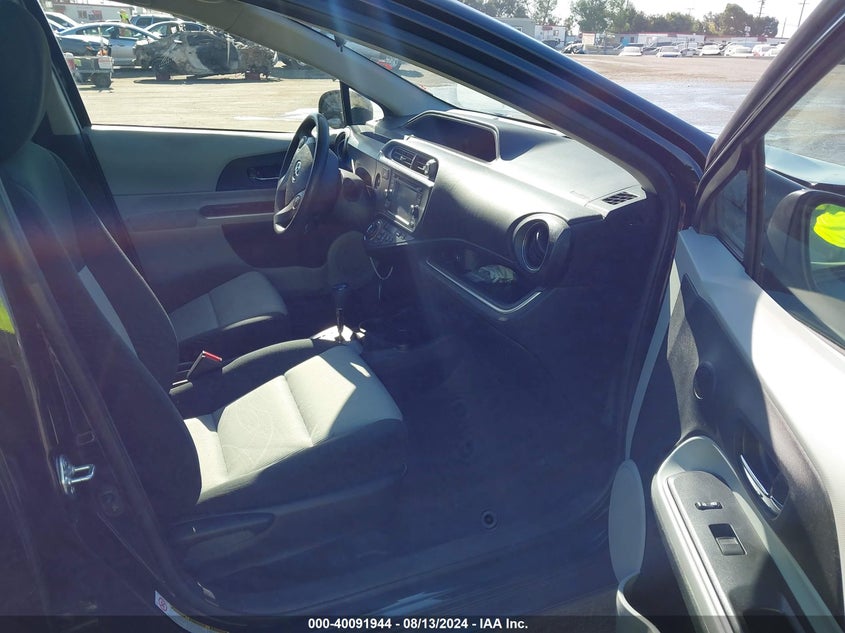 2014 Toyota Prius C VIN: JTDKDTB35E1567280 Lot: 40091944