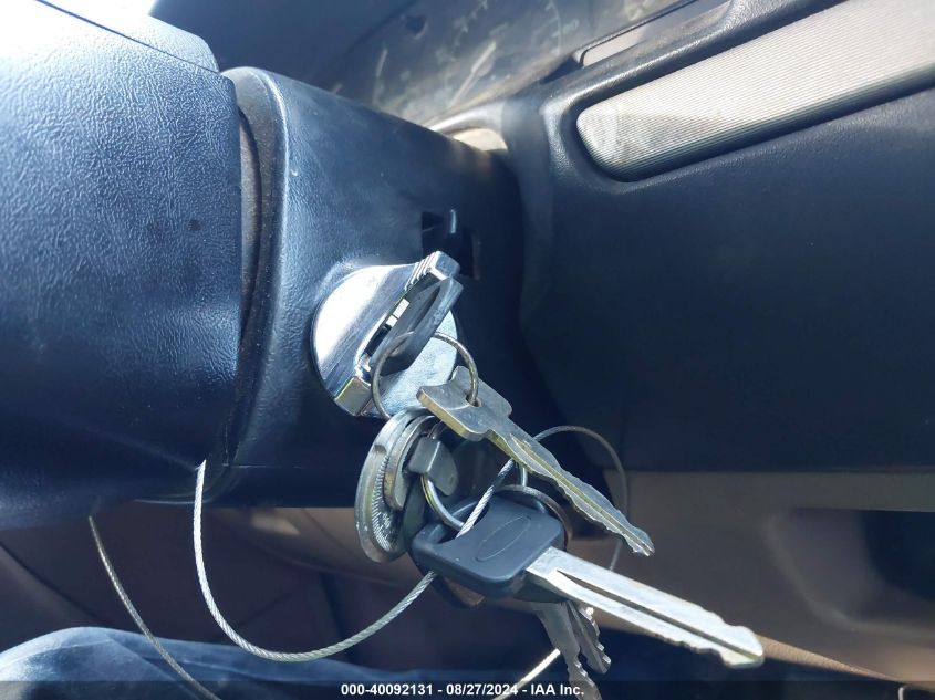 1995 Ford F350 VIN: 1FTJW35F8SEA13361 Lot: 40092131