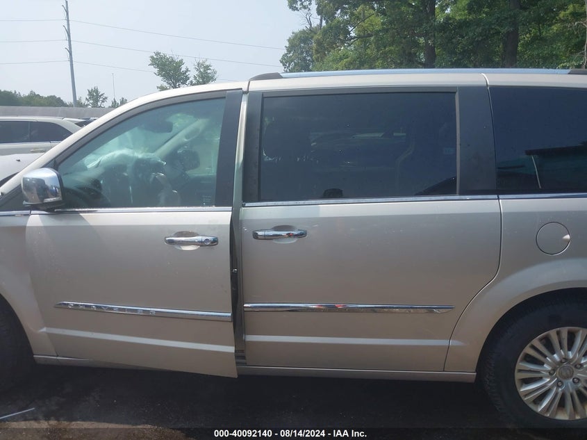 2016 CHRYSLER TOWN & COUNTRY LIMITED - 2C4RC1JG1GR133379