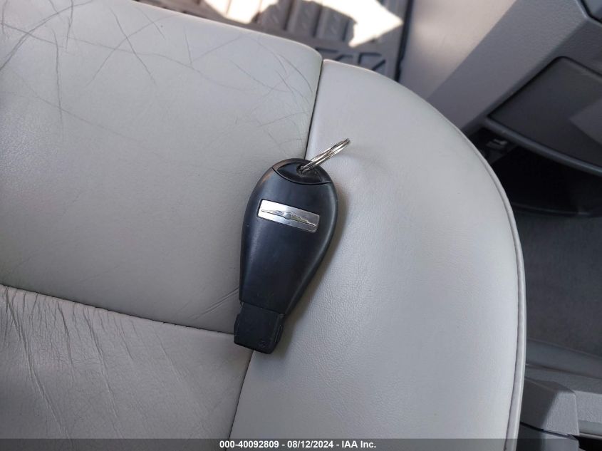 2010 Chrysler Town & Country New Limited VIN: 2A4RR7DX3AR400388 Lot: 40092809