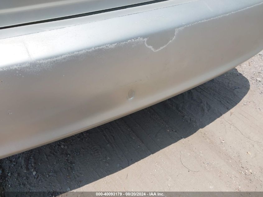 2004 Toyota Camry Le VIN: JTDBE32K040245669 Lot: 40093179