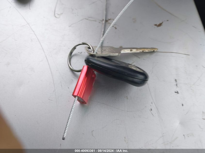 2001 Chevrolet Tracker Hard Top Base VIN: 2CNBE13C816957129 Lot: 40093361