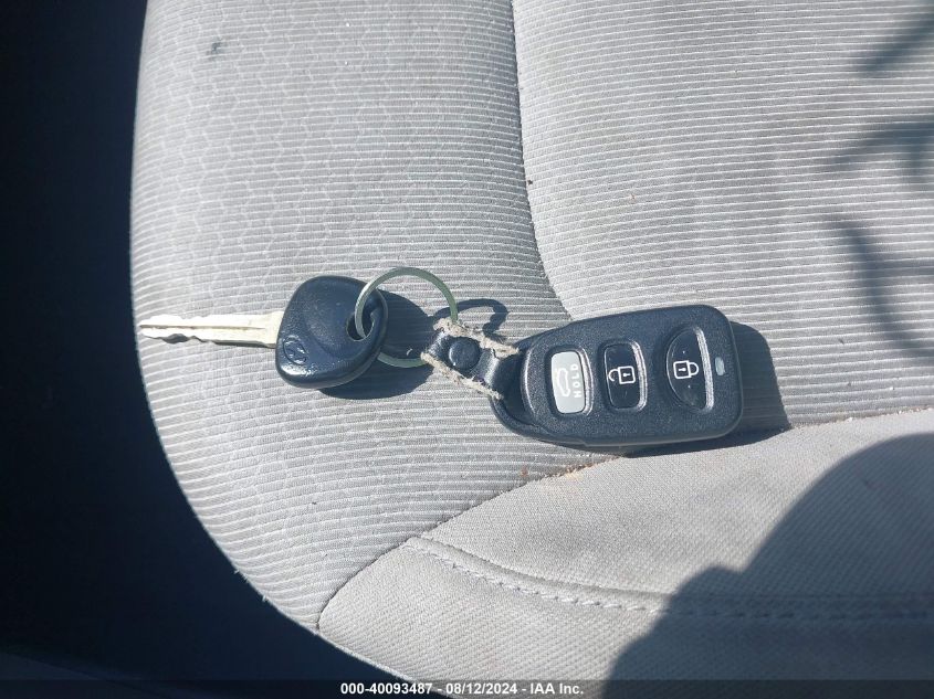 2017 Hyundai Elantra Se/Value/Limited VIN: 5NPD84LF2HH005698 Lot: 40093487