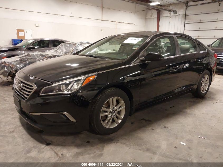 5NPE24AF8HH562849 2017 HYUNDAI SONATA - Image 2