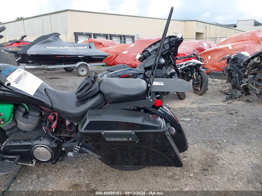 2009 VICTORY MOTORCYCLES KINGPIN 8-BALL - 5VPPB26D693002959