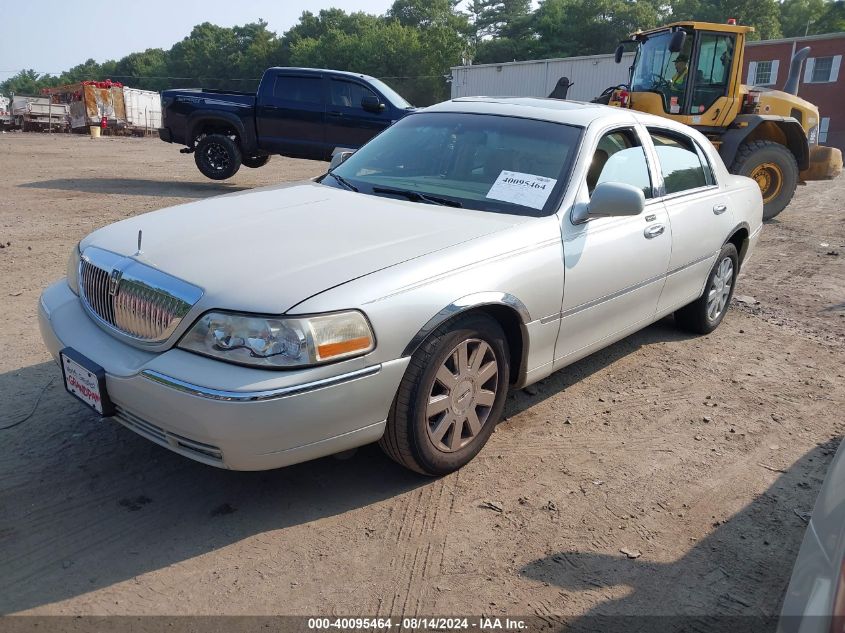 2007 Lincoln Town Car Designer VIN: 1LNHM83W57Y62646 Lot: 40095464