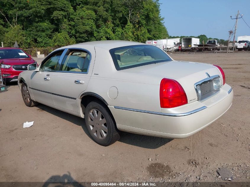 2007 Lincoln Town Car Designer VIN: 1LNHM83W57Y62646 Lot: 40095464