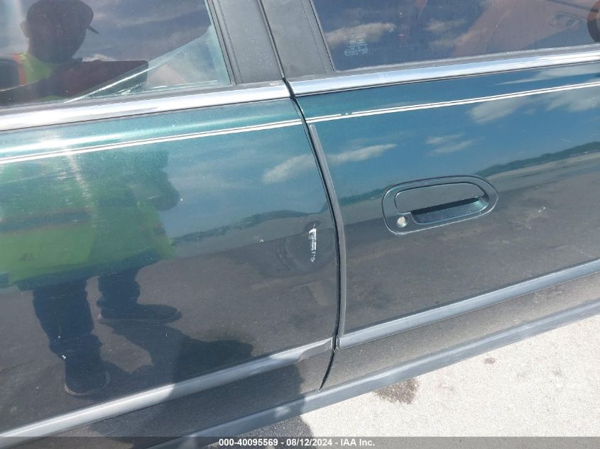 2000 Honda Accord 2.3 Lx VIN: 1HGCG5643YA098772 Lot: 40095569