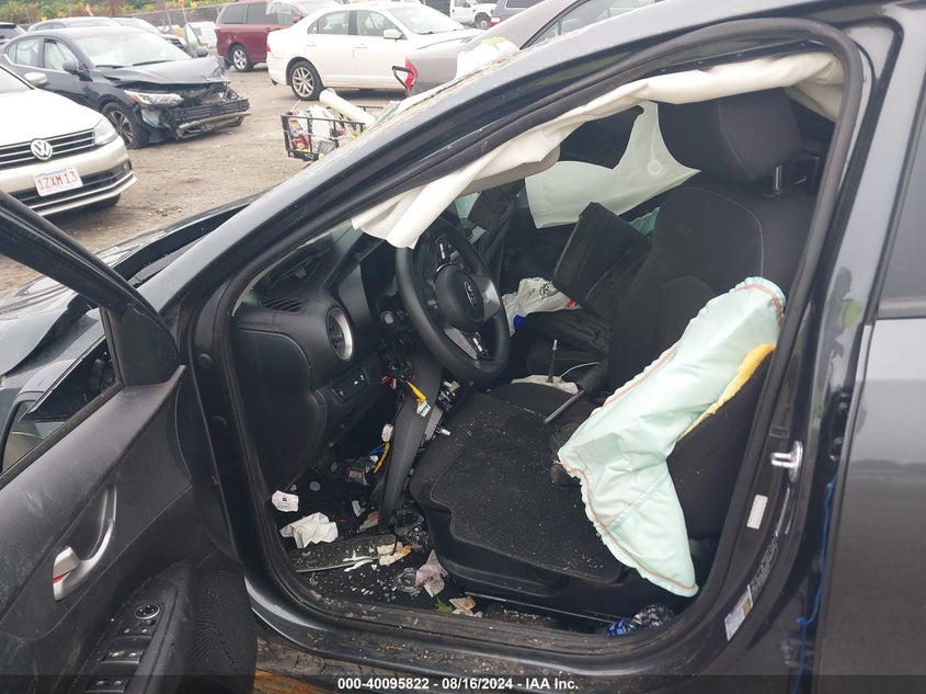 VIN 3KPF24AD9KE103232 2019 KIA FORTE LXS