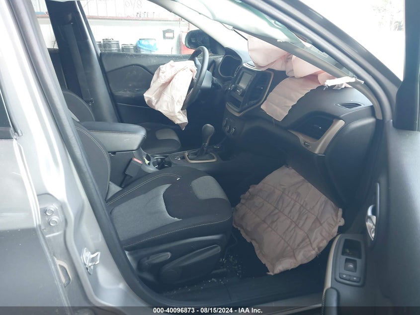 VIN 1C4PJMABXHD215702 2017 JEEP CHEROKEE SPORT 4X4