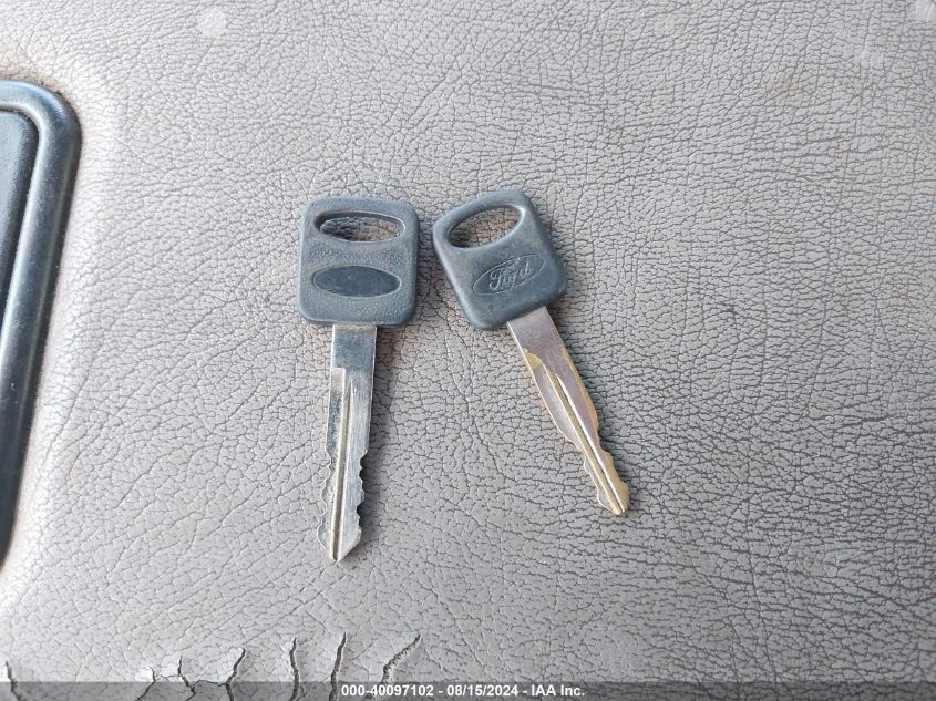 2000 Ford F-350 Lariat/Xl/Xlt VIN: 1FTSW31F6YED14696 Lot: 40097102