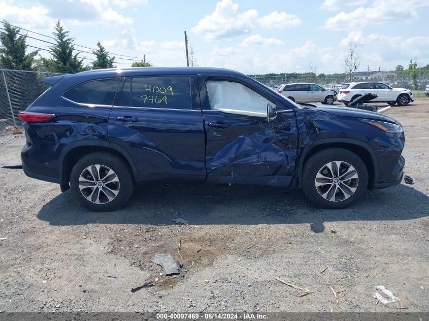 2021 TOYOTA HIGHLANDER XLE - 5TDGZRBH4MS555211