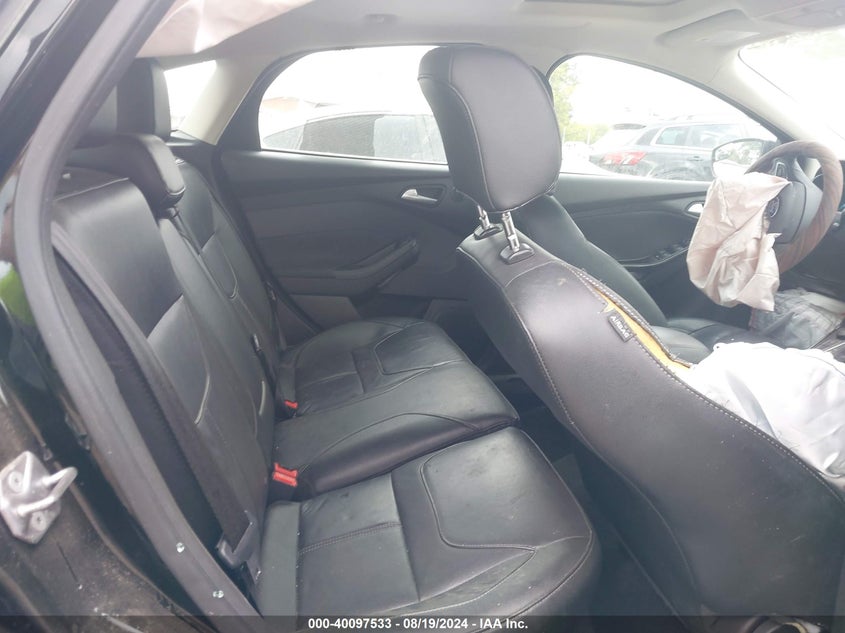VIN 1FADP3N23JL294475 2018 FORD FOCUS TITANIUM