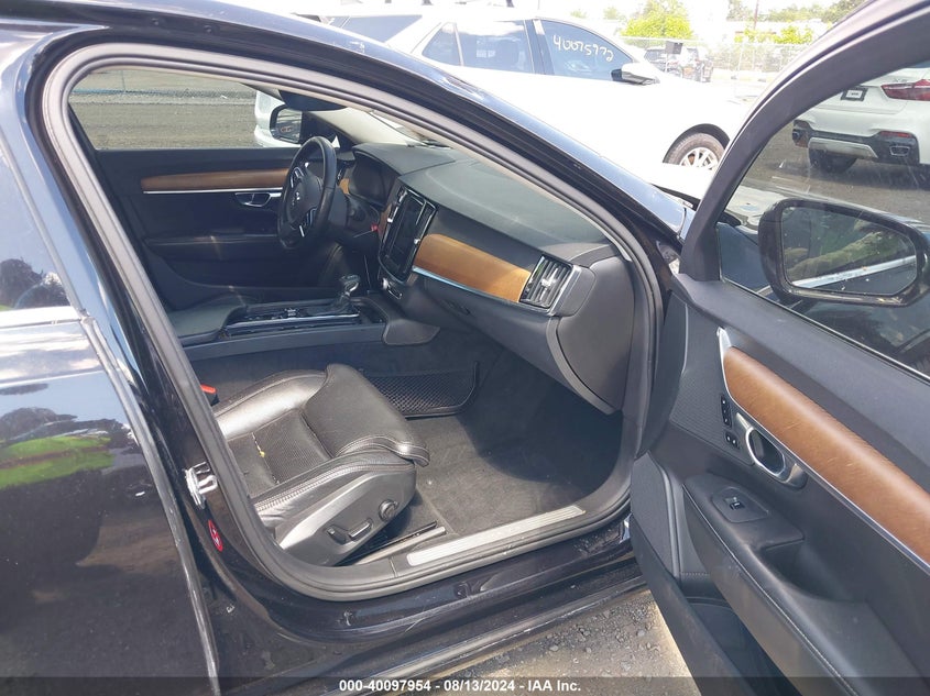 VIN YV1A22ML0H1012941 2017 VOLVO S90 T6 INSCRIPTION