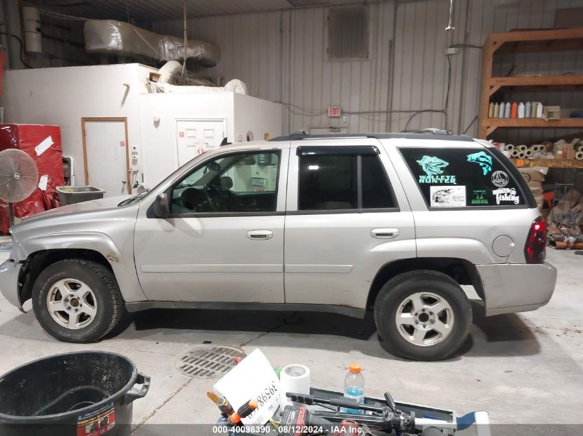 2008 Chevrolet Trailblazer Lt VIN: 1GNDT13S382225676 Lot: 40098390