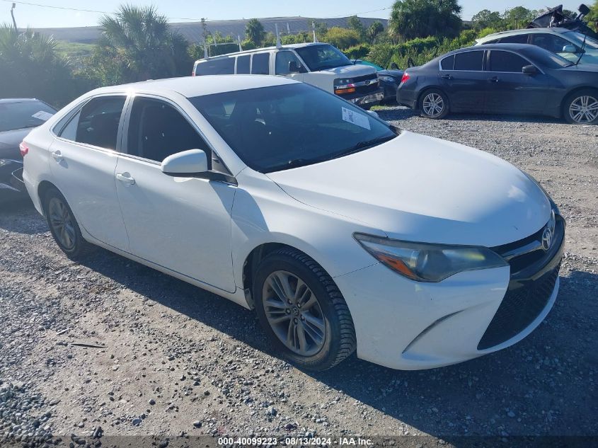 4T1BF1FK2HU719725 2017 TOYOTA CAMRY - Image 1