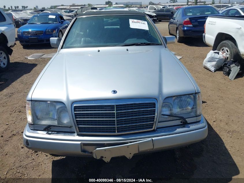 1995 Mercedes-Benz E 320 VIN: WDBEA66E0SC221820 Lot: 40099346