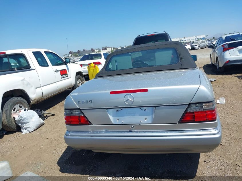 1995 Mercedes-Benz E 320 VIN: WDBEA66E0SC221820 Lot: 40099346