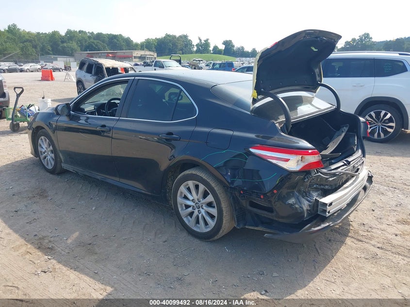 2018 TOYOTA CAMRY LE - 4T1B11HK7JU583450