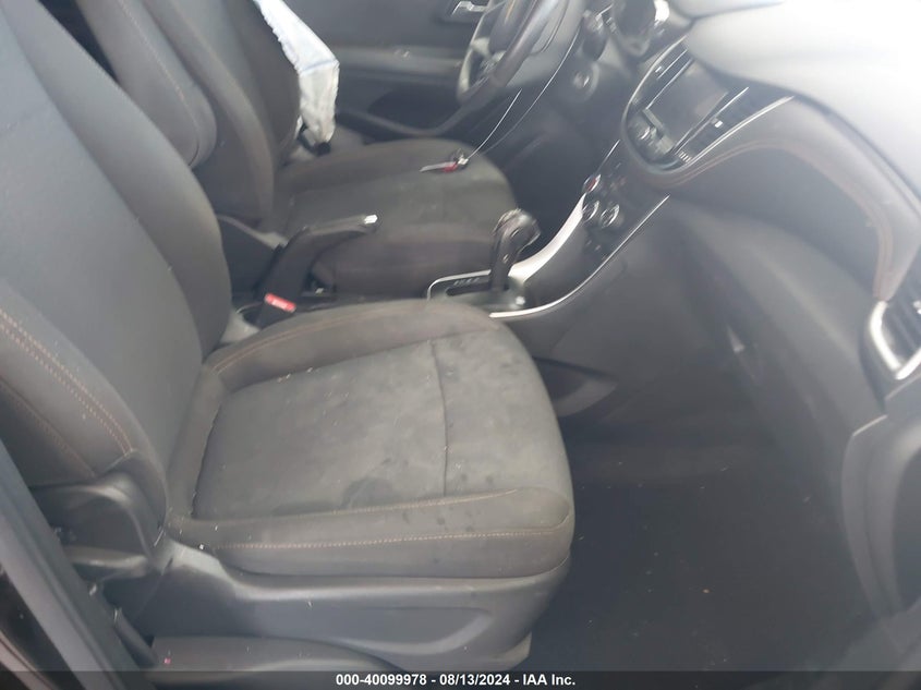 VIN KL7CJKSB4LB079196 2020 CHEVROLET TRAX FWD LS