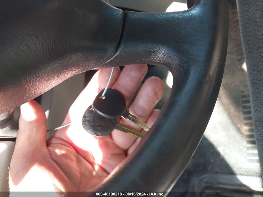 2005 Chevrolet Astro VIN: 1GCDM19X35B128241 Lot: 40100218